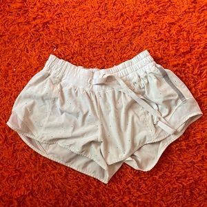 Lululemon athletic shorts with pocket!
